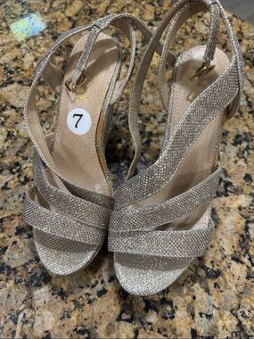 Elegant Gold Glitter Strappy Women's Heels